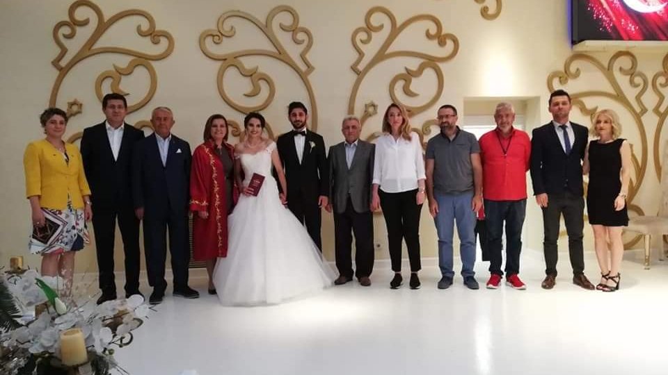 Meslektaşımız Pınar ve eşine mutluluklar diliyoruz